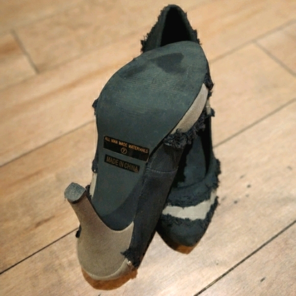 Ellie Zombie Pumps - Picture 3 of 3